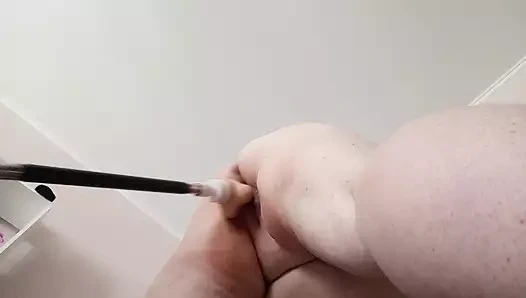 Azgın komşu seks makinesiyle eğleniyor