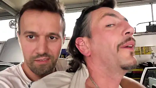 Alman kadınlar arabaya çekiliyor ve sert sikiliyor tam film