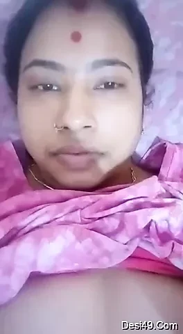 Özel – göğüslerini gösteren desi boudi