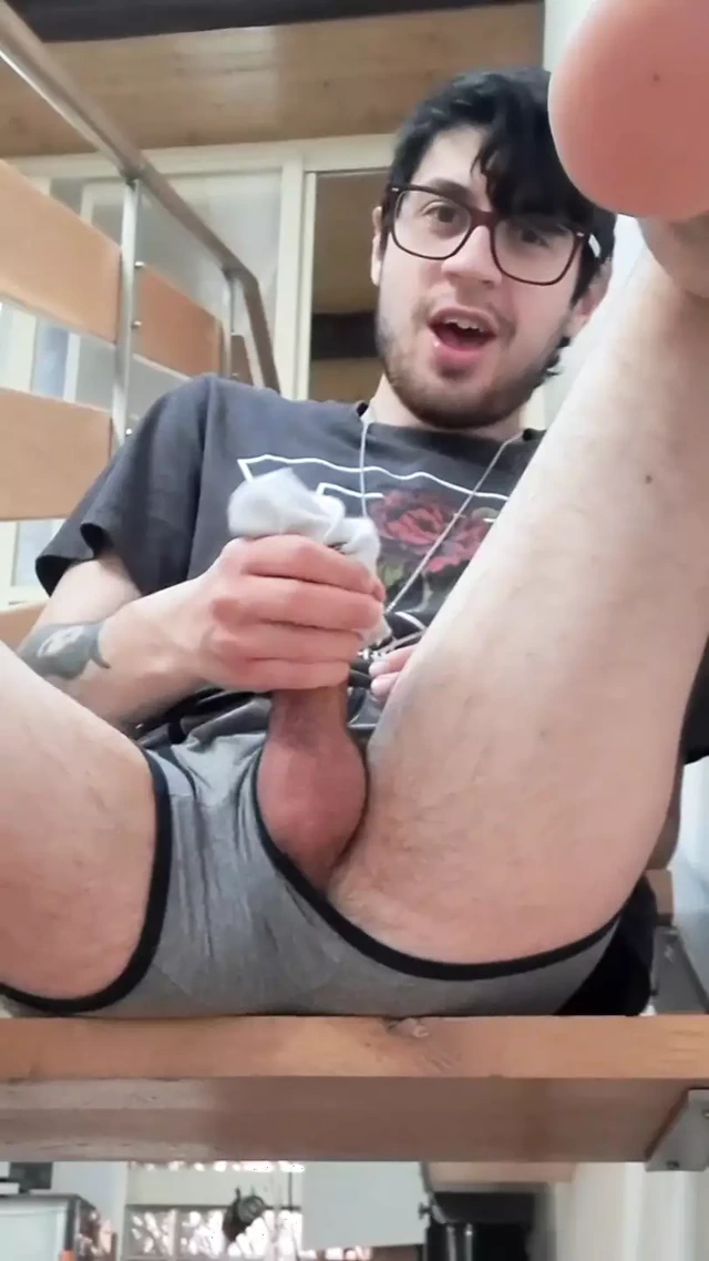 Sert horoz ile İtalyan amatör oğlan hoşlanır ve boşalan