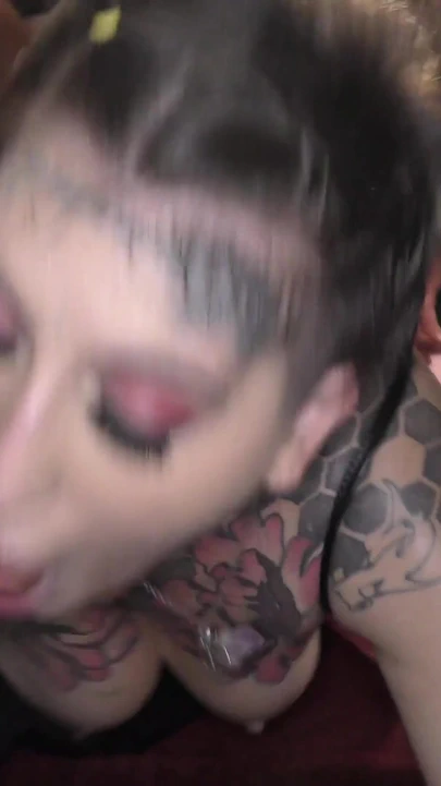 Maddison Black ve Pixie Peach ile grup seks sikişiyor