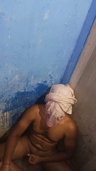Devar aur bhabhi ne in bathroom pusssy clean | Clip 1