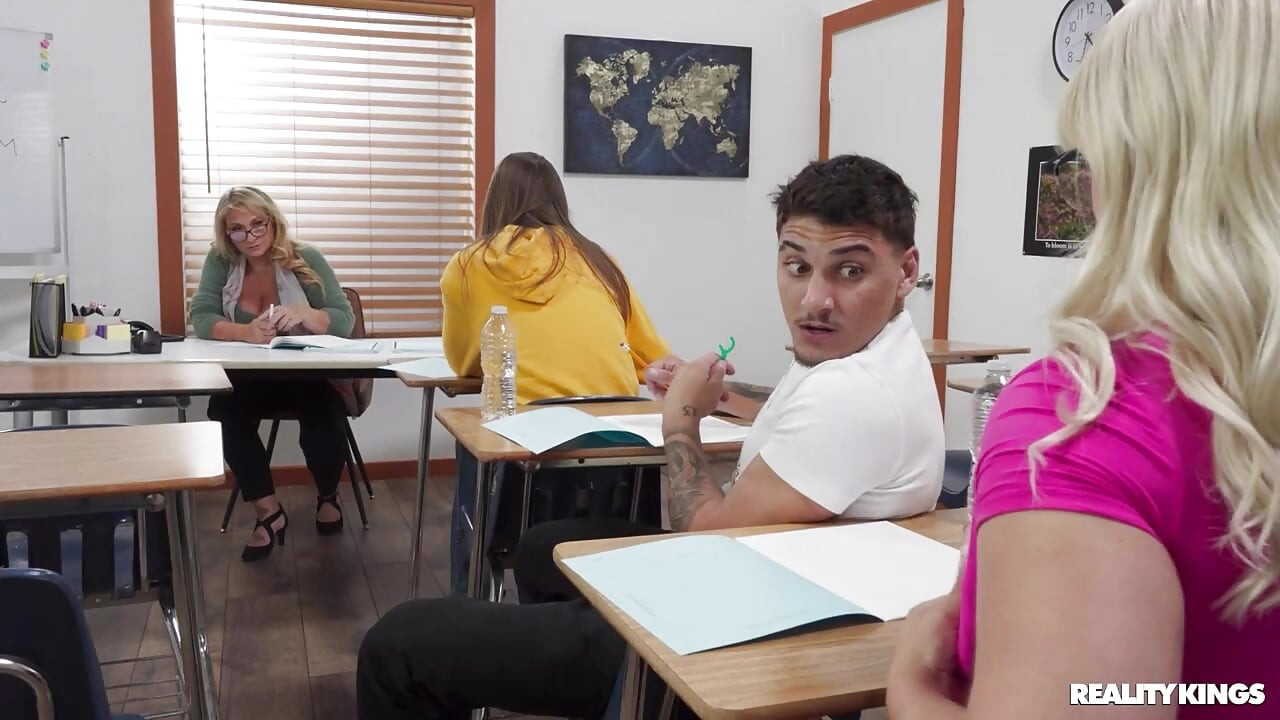 Sınav gününde sikişiyor reality kings