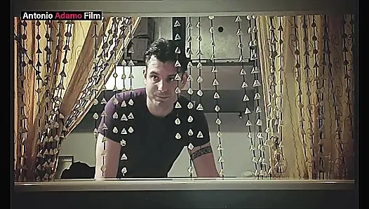 Genç kız büyük yarağı seviyor.