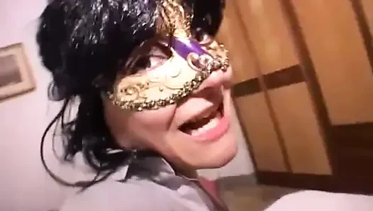 Onları kanepede yapan kutsanmış 2