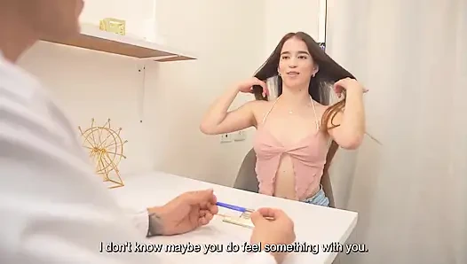 Minyon Esmer Karoling Hasta Hissettiği Için Doktorunun Büyük Yarağına Biniyor