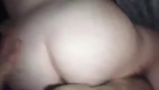 Lay'n ateşli bir kızın üzerine pipo