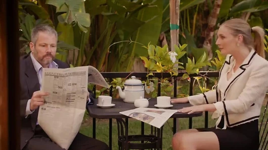 Karartılmış - sıcak karısı genç siyah komşu ile koca boynuzlamak