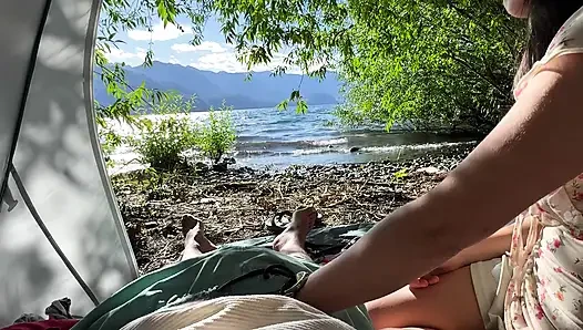 Göl kenarında öğleden sonra, açık havada mastürbasyon