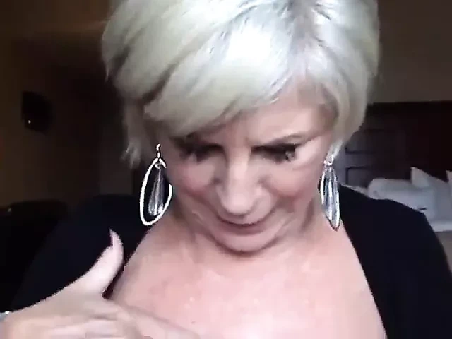 Oral - busty sarışın olgun (güzel memeler ve meme uçları)