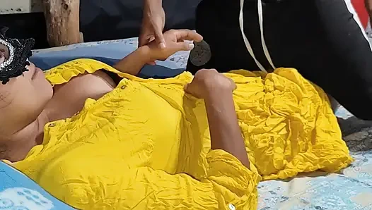 Breaking the tight pussy of an 18-year-old girl from Tamil India from x video