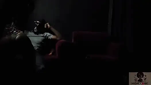 En Sevdiğim Müşterim Için Kucak Dansı