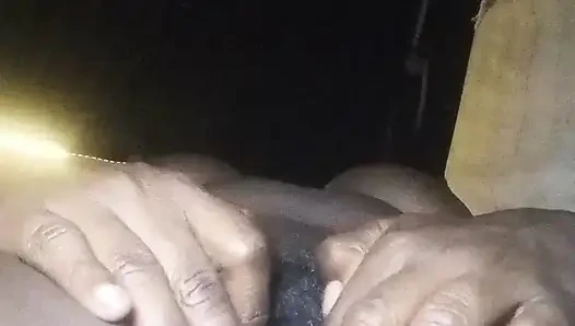 Cercando di allungare la mia figa stretta
