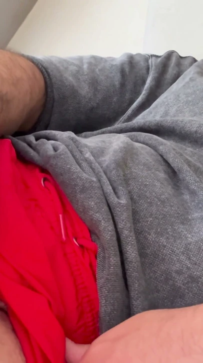 Küçük bir beurette bana kıçını dildo ile becerdiği bir video gönderdi, ben de ona sikimle ve döllerimle cevap verdim | Bölüm 1