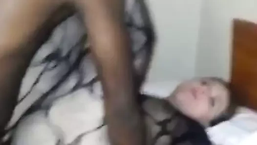 Koca filme onun sarışın karısı ile ona bbc