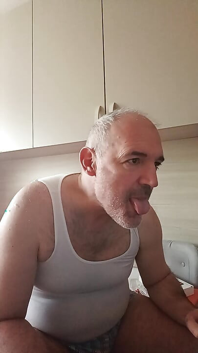 Mastürbasyon öğretmenimle çevrimiçi mastürbasyon yapıyorum