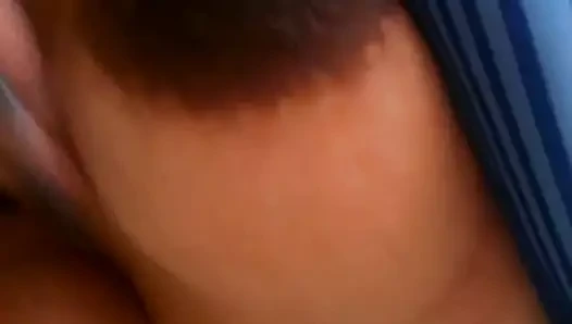 Kırmızı memeli güzel memeler