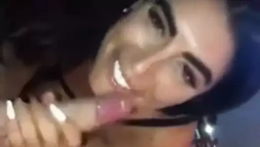 Esmer pov oral seks uzun beyaz tırnak