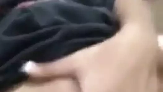 seksi kız onu KEDİ gösterir