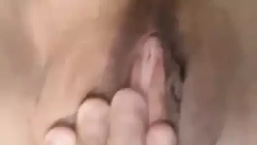 İyi bir çük arayan bir fahişeyim