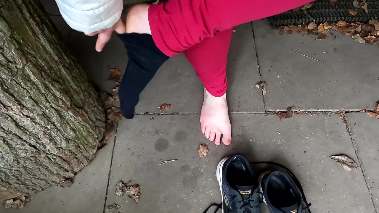 लेबिया को सख्ती से खींचो