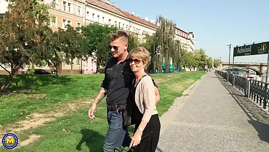 Mat büyük memeli sert