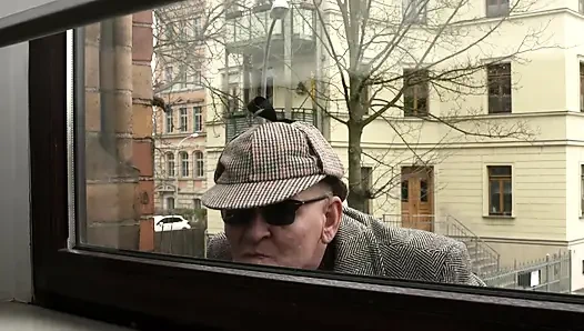 Şehvet düşkünü tarafından becerdin - olgun esmer her iki deliği de sert bir şekilde geriyor