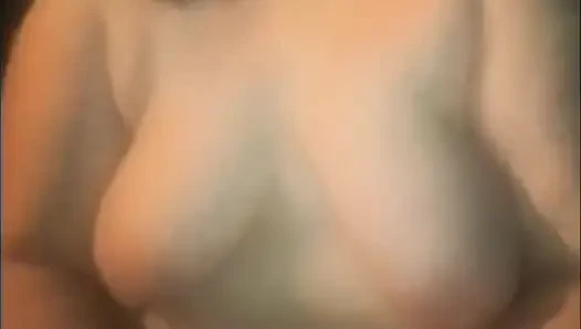 Üstte memeli akşam yürüyüşü