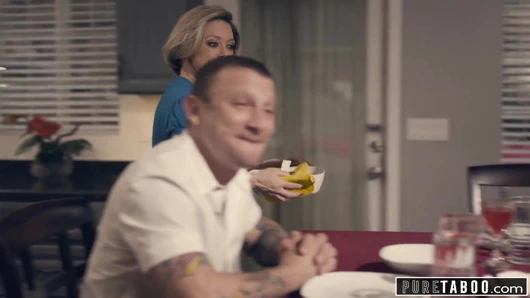 Saf tabu üvey anne-baba ve üvey kardeş hoşgeldin yeni kız kardeş