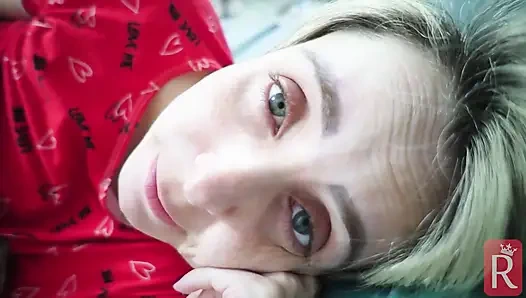 Kocam beni mutlu etmek için bir arkadaşını aldı