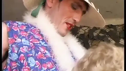 Vahşi nine büyük sert yarağı alıyor