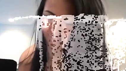 Çok seksi bir oral seks veren çok seksi Asyalı hatun!