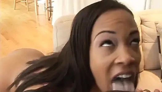 Seksi zenci hatun büyük yarağı seviyor