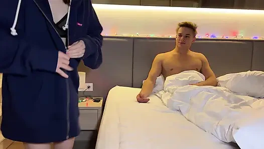 ÜVEY ERKEK KARDEŞIM NOEL'DE BENI HAMILE BıRAKTı