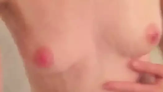 2 numaralı duş, sıcak su göğüslerimi harika hissettiriyor