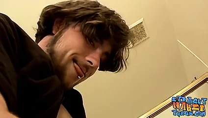 Sakallı genç haydut Fleshlight asılarak onun lezzetli horoz