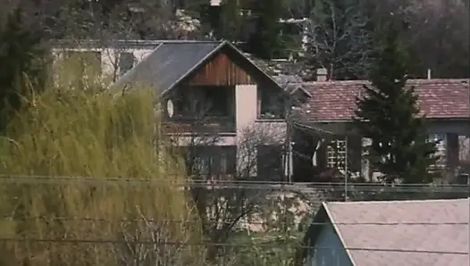 Klasik üçlü seks: kız, orta yaşlı seksi kadın ve genç