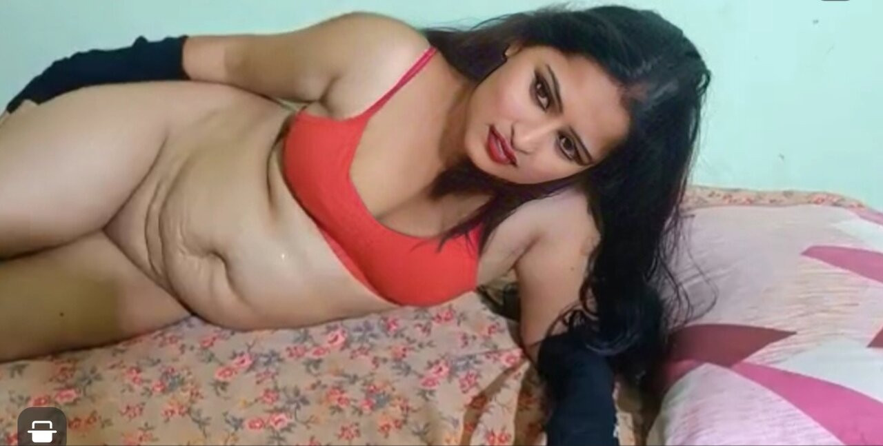 Seksi Hint yenge ile küçük göğüsler var sert seks içinde ayakta pozisyon ile oral seks