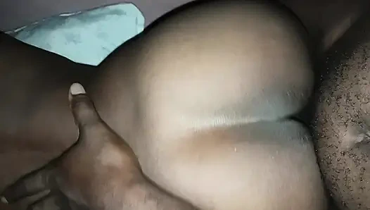 Ev Sahibi Evli Kadın Kiracı Tarafından Götünü Siktiriyor