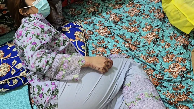 Hintli kadın amatör çift net pakistanlı urduca ses