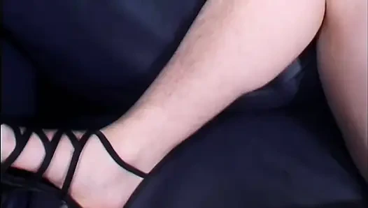 Ekstra Kıllı 90'ların Erkek Arkadaşı Kıllı Vücudunu Gösteriyor