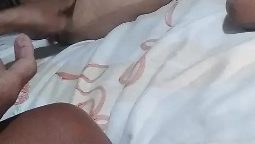 Islak şişman amına boşalmasına izin ver