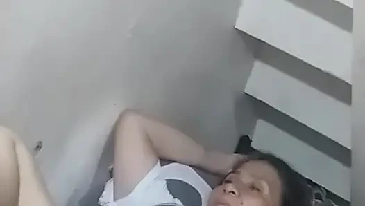 Amcığını daha fazla yemem için benden bir iyilik istiyor