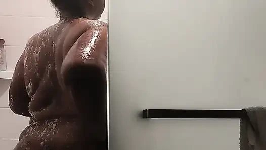 Dirty Ebony BBW Slut Gets Clean After Nasty Deep-throat-blowjob