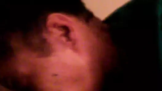 Sigara içen kadın sakso çekiyor