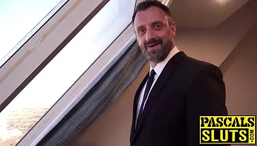 18yo altında ariell aquinas beslenen jizz sonra anal doggystyle