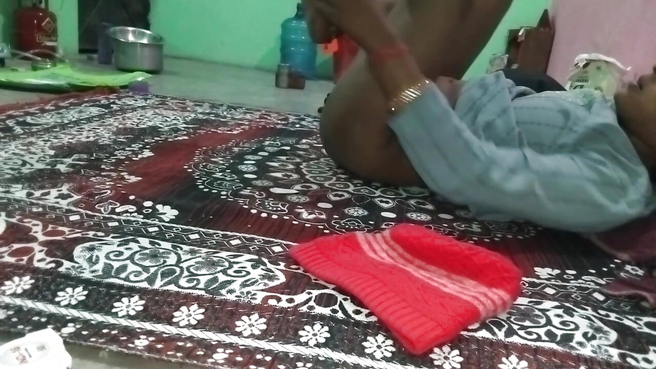 Kız arkadaş üvey kız kardeş chudai video thode se paise ke liye khhade karke tarpta ke chod diya hai humne