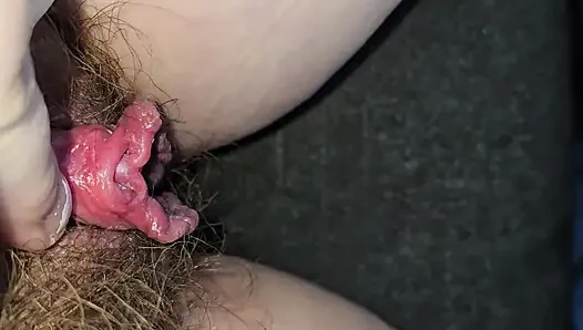 Fahişe otoparkta şişman kıllı amını oynaşıyor