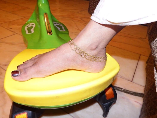 Karım seksi ayaklar benim sıcak karım