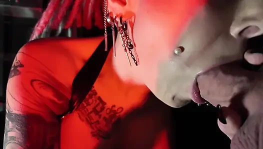 Babaların Yarağını Emiyor